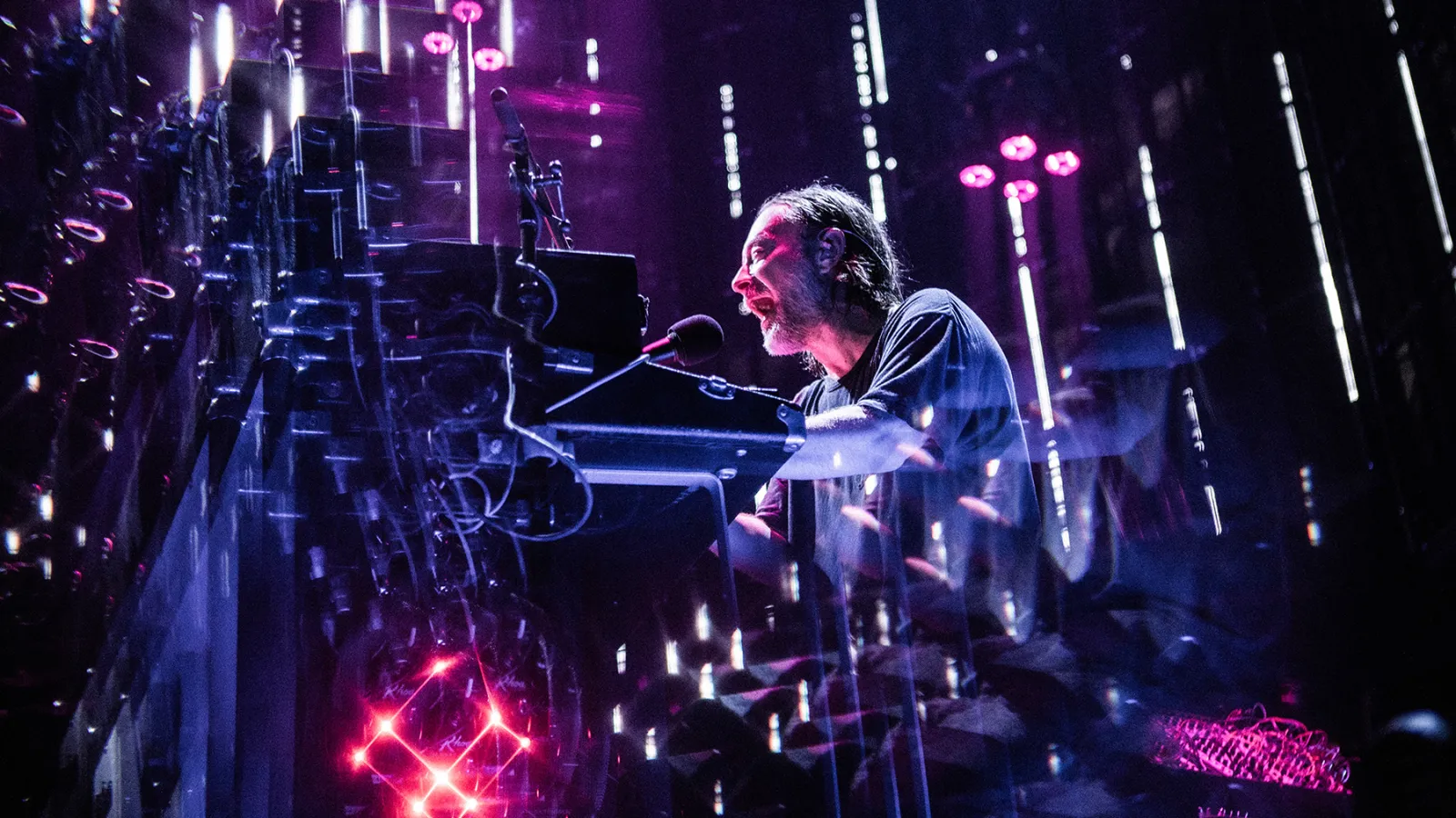 Radiohead Ends Set By Displaying Universal Declaration of Human Rights 